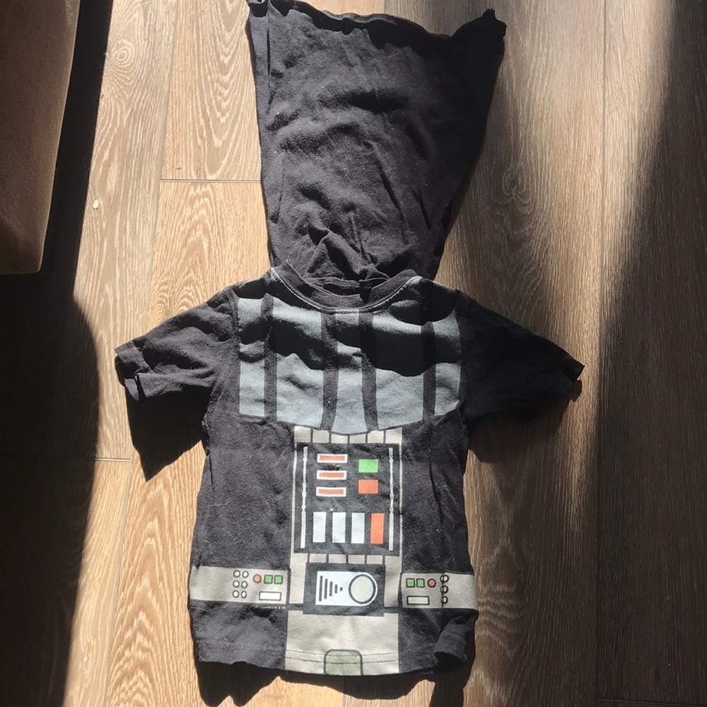 Gap Star Wars tshirt‎ with cape 2T